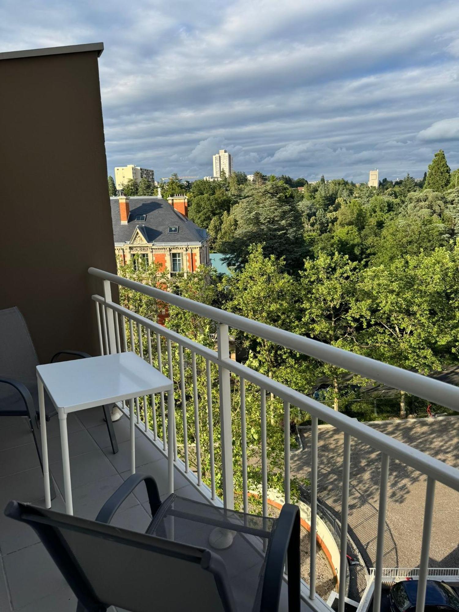 Appart' Hotel Fauriel Saint Etienne Avec Parking Екстер'єр фото